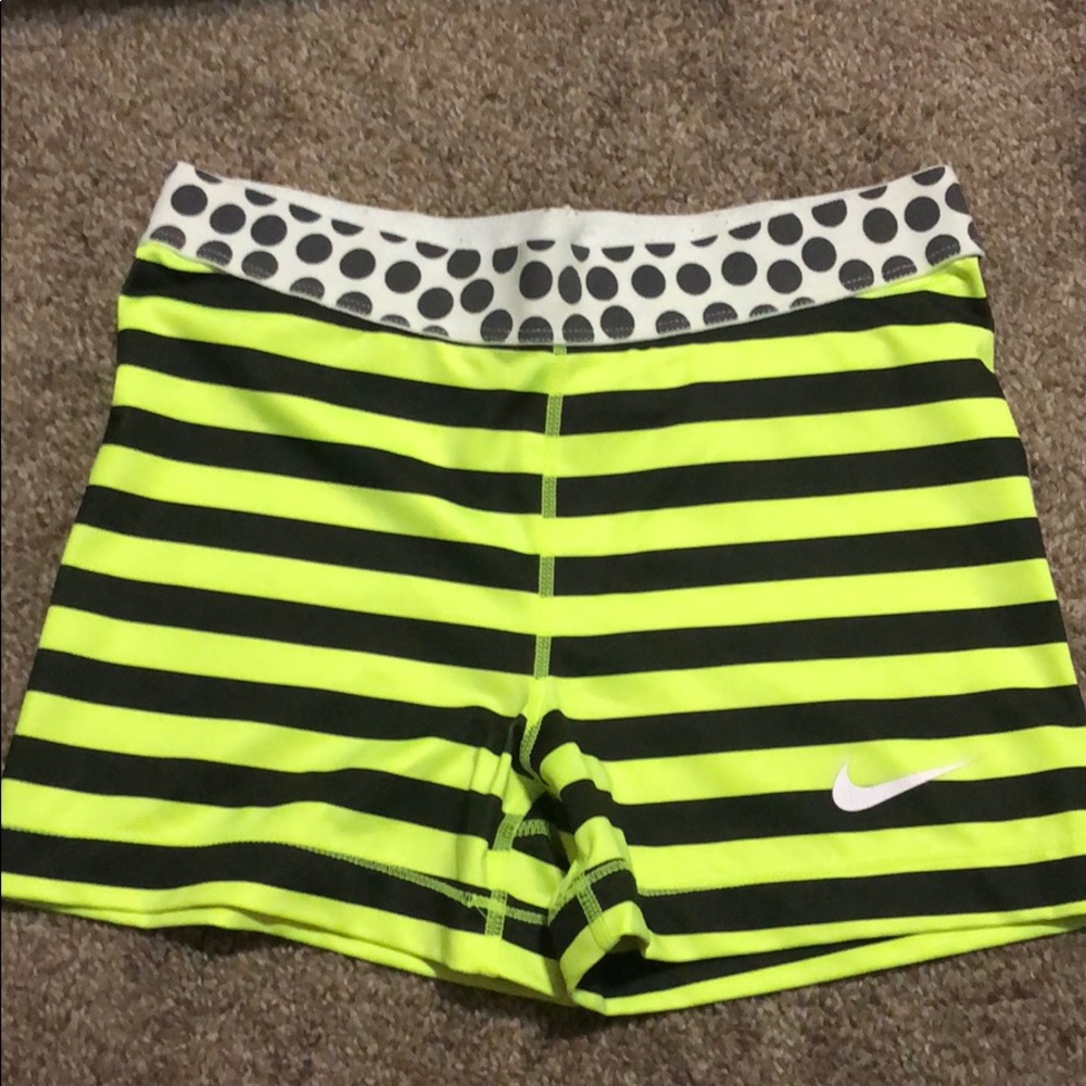 NIKE booty shorts!!